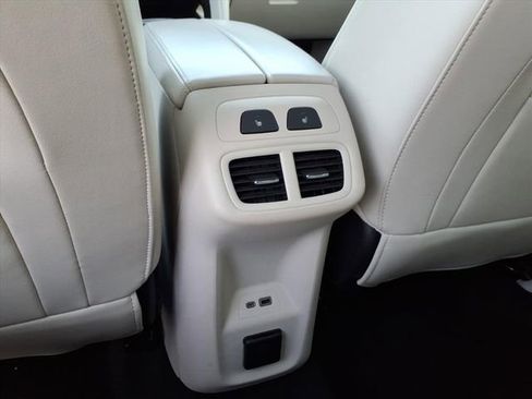 Used 2022 Buick Envision Avenir w/ Technology Package II image 19