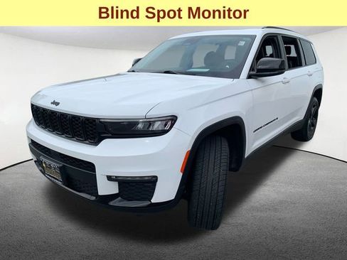 Used 2022 Jeep Grand Cherokee L Limited w/ Black Appearance Package image 6