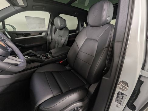 New 2026 Porsche Cayenne image 5