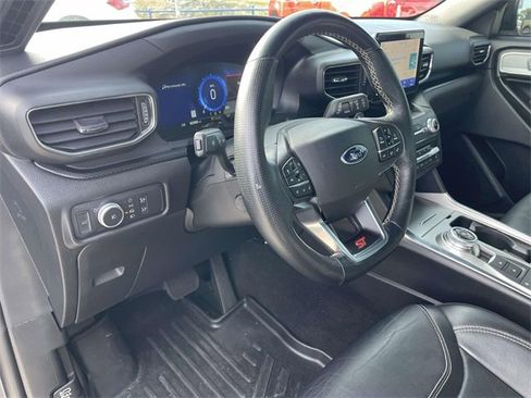 Used 2020 Ford Explorer ST image 18