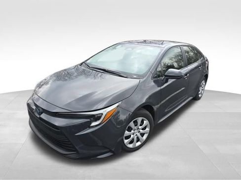 Used 2024 Toyota Corolla LE image 9