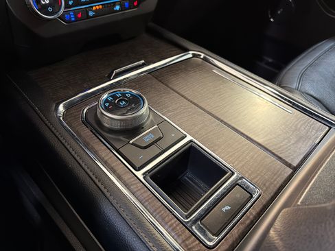 Used 2019 Ford Expedition Limited RWD image 19
