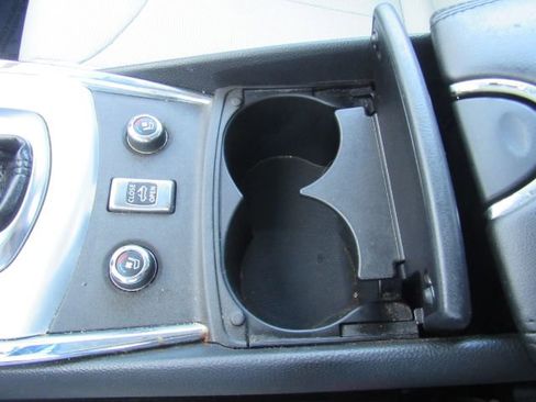 Used 2010 INFINITI G37 Convertible w/ Premium Pkg image 40