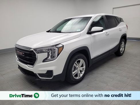 Used 2024 GMC Terrain SLE image 1