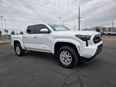 Certified 2024 Toyota Tacoma SR5 image 2