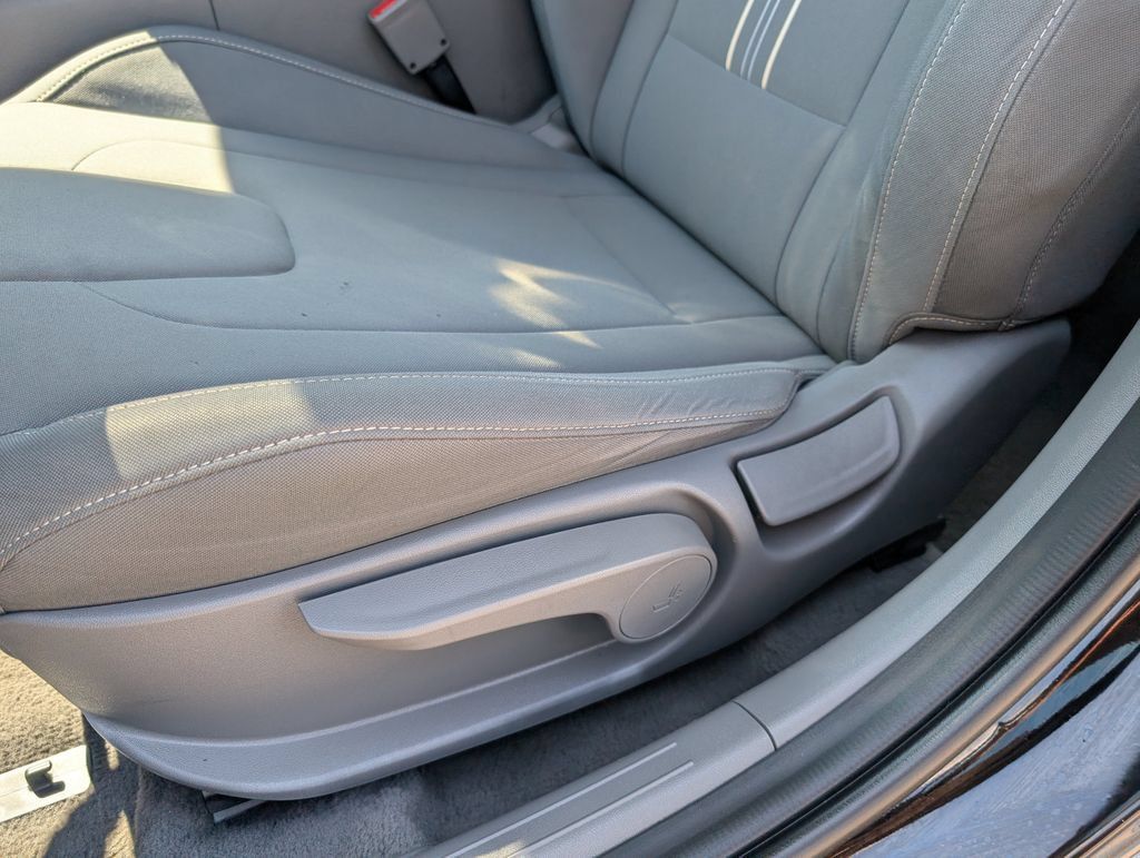 Used 2024 Hyundai Elantra SEL FWD image 10
