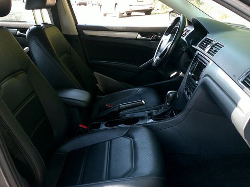 Used 2015 Volkswagen Passat 1.8T Limited Edition image 42