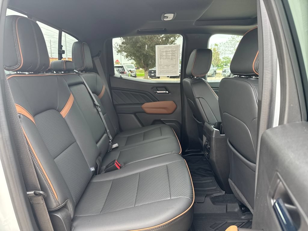 Used 2024 GMC Canyon AT4 w/ AT4 Premium Package AWD/4WD image 39