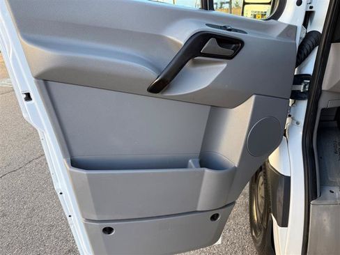 Used 2017 Mercedes-Benz Sprinter 2500 image 33