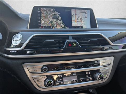 Used 2018 BMW 740i xDrive 740i xDrive image 10