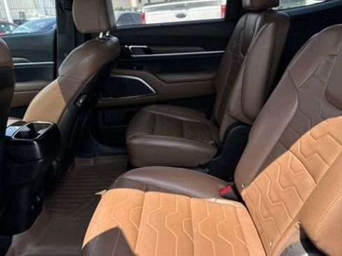 Used 2022 Kia Telluride SX w/ SX Prestige Package AWD/4WD image 19