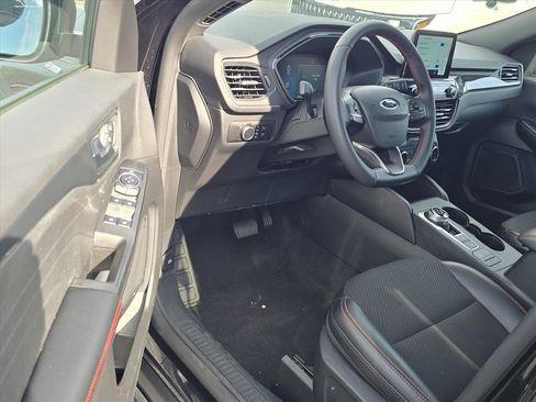 Used 2025 Ford Escape ST-Line image 9