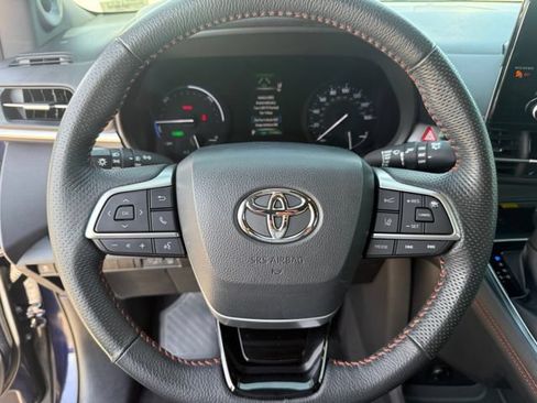 Used 2022 Toyota Sienna XSE w/ XSE Plus Package AWD/4WD image 11