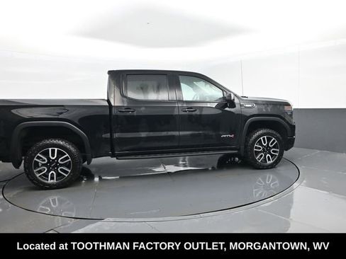 Used 2025 GMC Sierra 1500 AT4 w/ AT4 Preferred Package AWD/4WD image 4