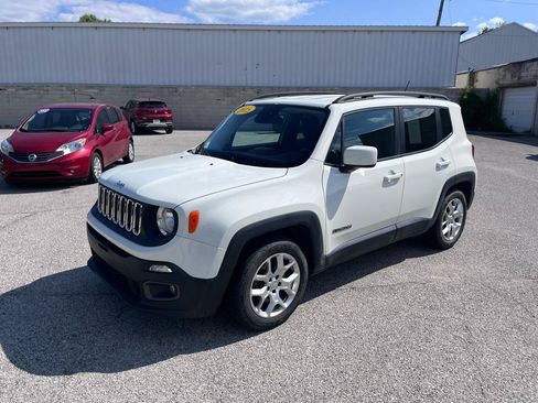 Used 2015 Jeep Renegade Latitude FWD image 7