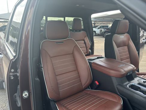 Used 2024 GMC Sierra 3500 Denali Ultimate AWD/4WD image 15