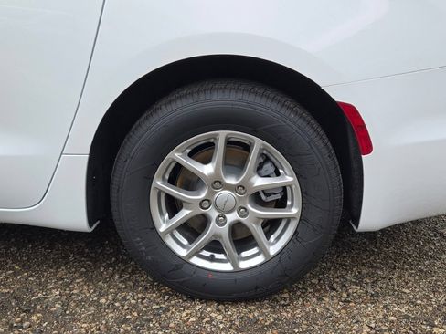 New 2027 Chrysler Pacifica LX FWD image 14