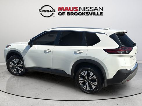 Certified 2022 Nissan Rogue SV w/ SV Premium Package AWD/4WD image 7