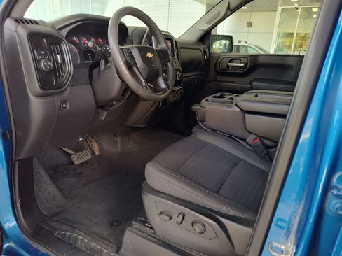 Used 2022 Chevrolet Silverado 1500 Custom w/ LPO, Dark Essentials Package RWD image 2