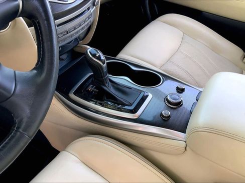 Used 2019 INFINITI QX60 Luxe w/ Essential Package image 16