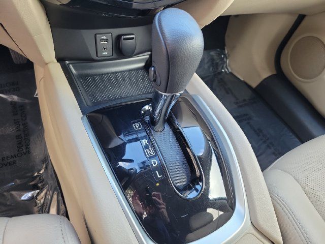 Used 2016 Nissan Rogue SL FWD image 31