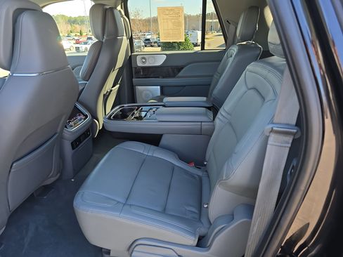 Used 2020 Lincoln Navigator L Reserve w/ Equipment Group 208A Reserve image 13