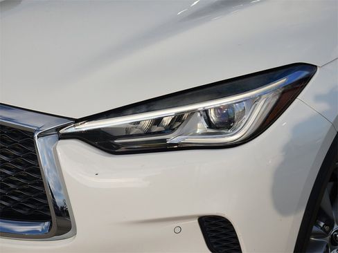 Used 2019 INFINITI QX50 Essential w/ Premium Heat Package image 9