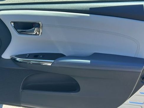 Used 2015 Toyota Avalon XLE Premium FWD image 10