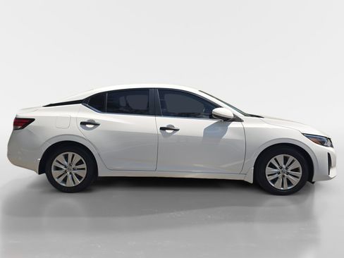 Used 2024 Nissan Sentra S FWD image 6