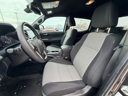 Used 2023 Toyota Tacoma TRD Sport image 8