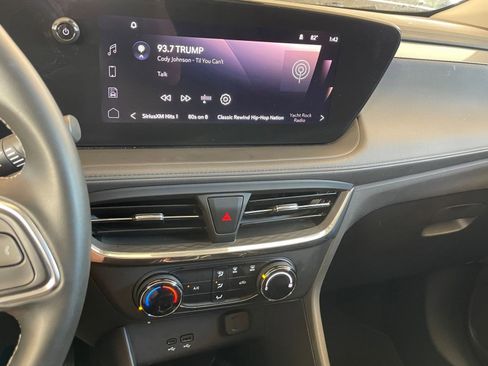 Used 2025 Buick Encore GX Preferred image 18