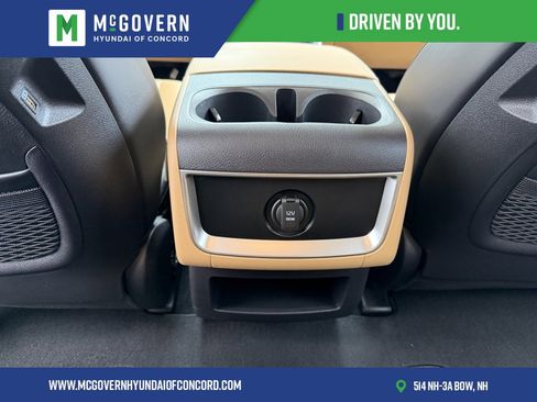 Used 2024 Kia Carnival LX image 13