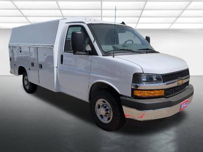 New 2026 Chevrolet Express 3500 w/ Power Convenience Package