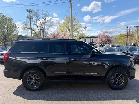 Used 2025 Ford Expedition Tremor AWD/4WD image 12