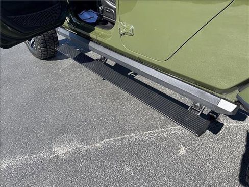 Used 2021 Jeep Gladiator Overland w/ Popular Equipment Package image 18