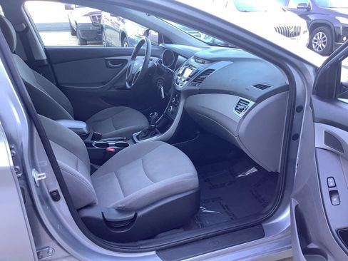 Used 2015 Hyundai Elantra SE w/ Option Group 02 FWD image 12