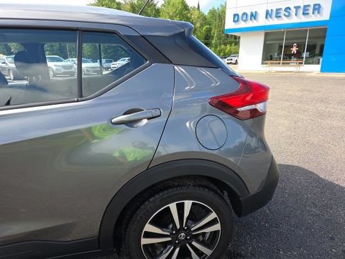 Used 2019 Nissan Kicks SV FWD image 30