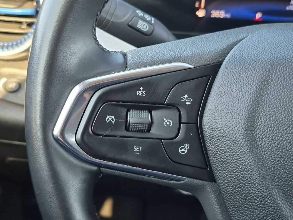 Used 2025 Chevrolet Trax LT w/ LT Convenience Package FWD image 21