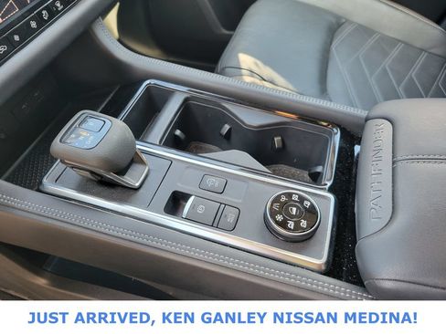 Used 2023 Nissan Pathfinder Platinum AWD/4WD image 11