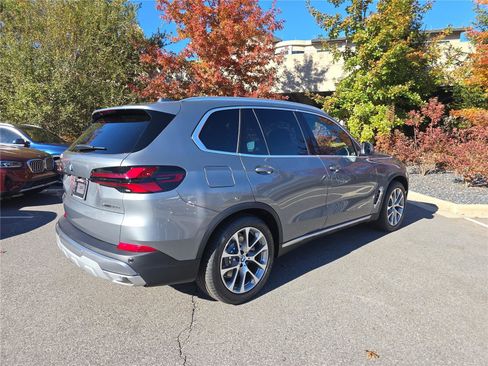 New 2026 BMW X5 xDrive50e w/ Climate Comfort Package AWD/4WD image 3