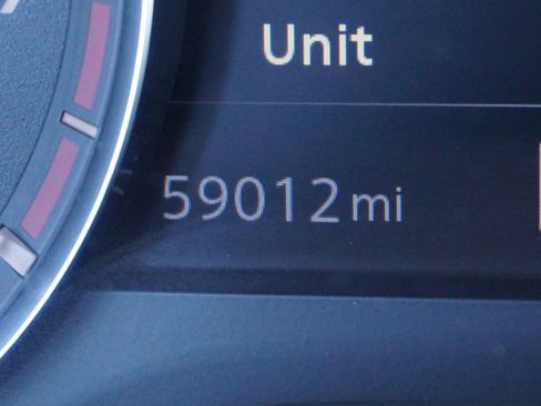 Used 2020 Nissan Titan SV w/ SV Convenience Package image 24