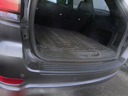 Used 2020 Jeep Grand Cherokee Altitude image 16