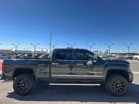 Used 2019 GMC Sierra 2500 Denali w/ Duramax Plus Package image 6