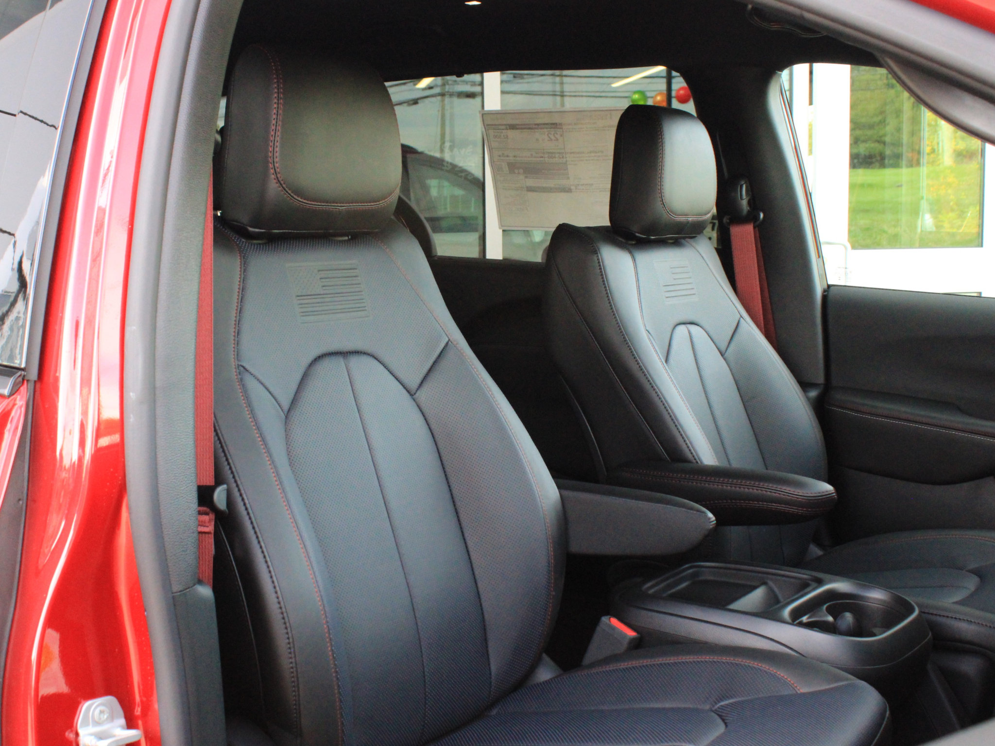 New 2027 Chrysler Pacifica Select FWD image 24
