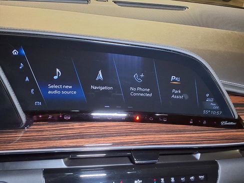 Certified 2023 Cadillac Escalade ESV Luxury image 4