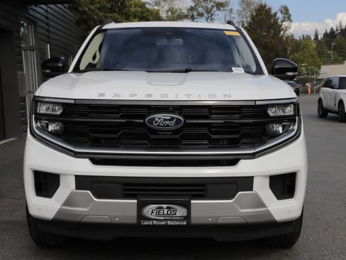 Used 2025 Ford Expedition Max Platinum AWD/4WD image 6