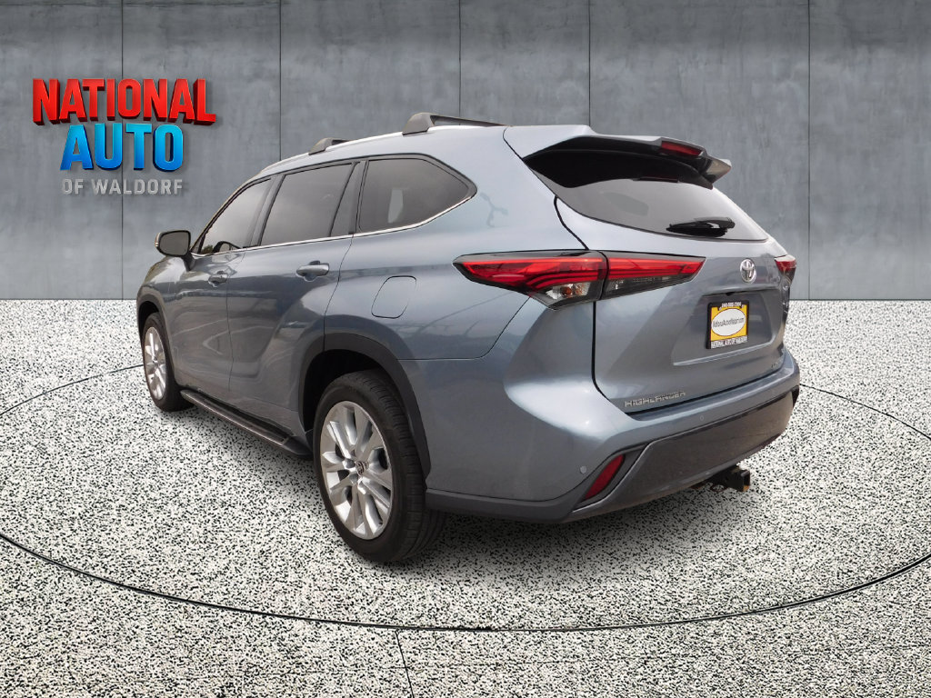 Used 2022 Toyota Highlander Limited FWD image 7