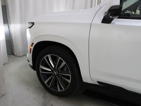 Used 2025 Cadillac Escalade ESV Sport w/ Touring Package AWD/4WD image 39