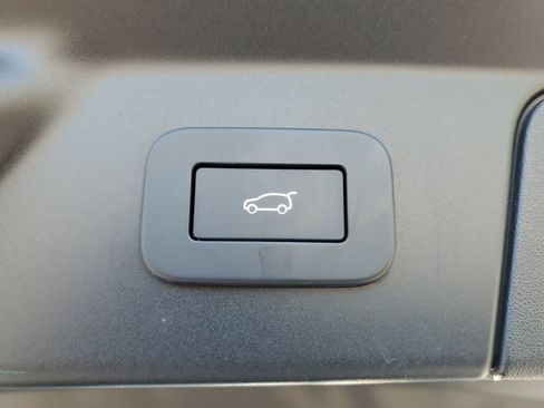 Used 2025 Land Rover Range Rover Velar S AWD/4WD image 35