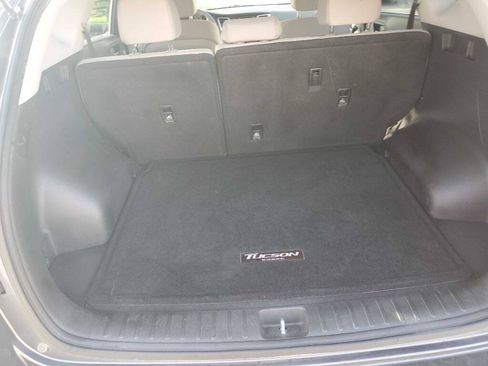 Used 2016 Hyundai Tucson SE w/ Option Group 02 FWD image 18